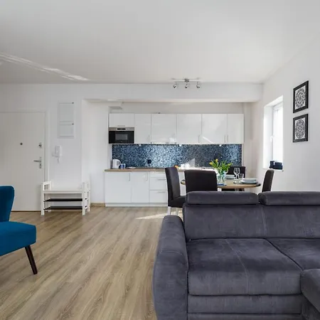 Strzelecka Center Of By Renters